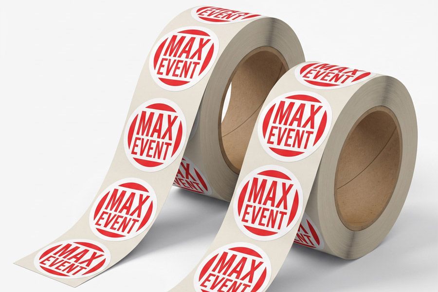 mock-up voor stickers op rol met logo van Maxevent